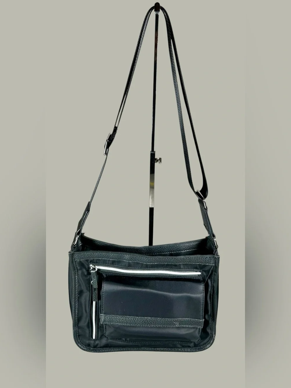 Tommy Bahama Unisex Shoulder/ Crossbody bag